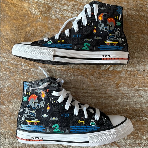Gamer Chuck Taylor All Star High Top shoes size 2 kids - Picture 2 of 6